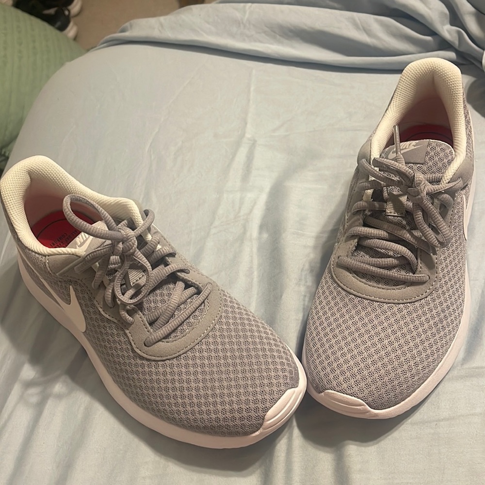 Nike Tanjun shoes